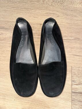 NEW Aerosoles Women’s 6.5 Black Suede Slip-On Loafers
